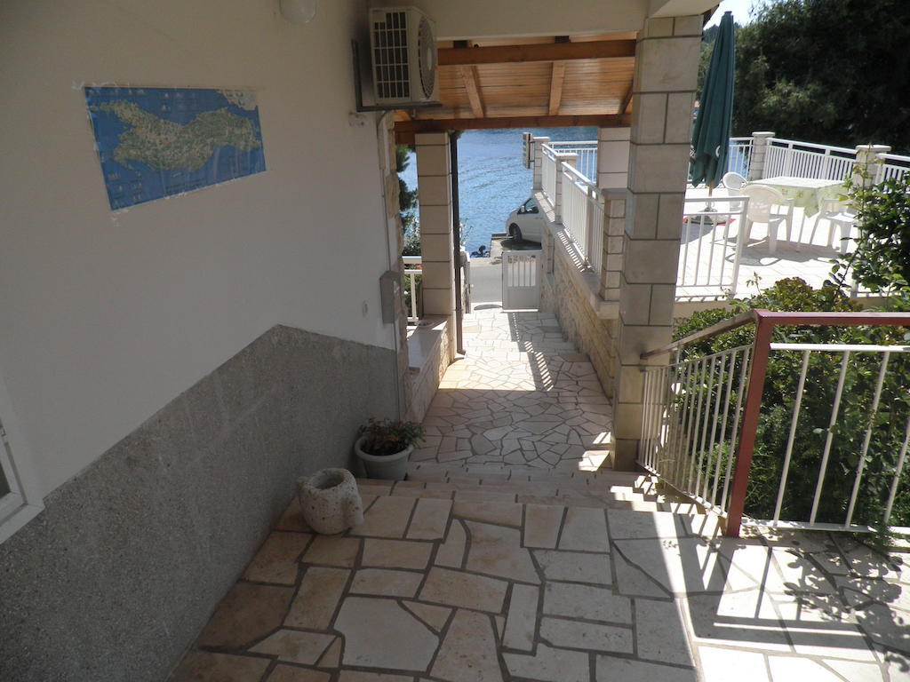 Apartments Holiday Lumbarda Habitación foto