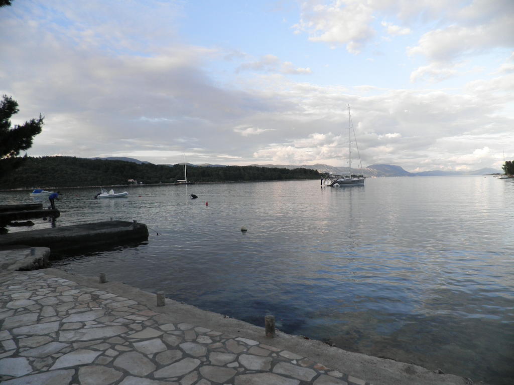 Apartments Holiday Lumbarda Exterior foto